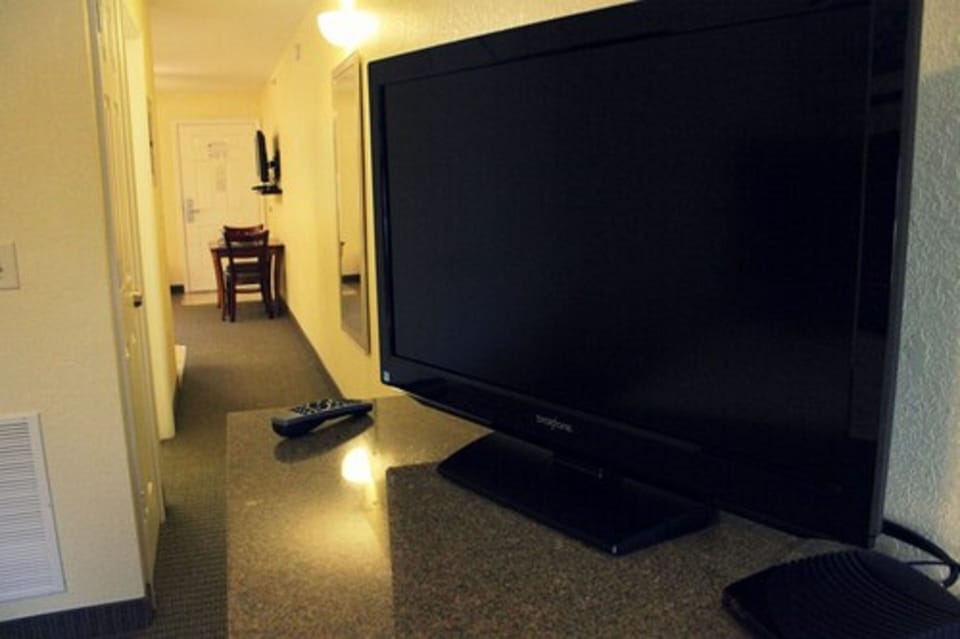 1 bedroom, desk, free WiFi, bed sheets