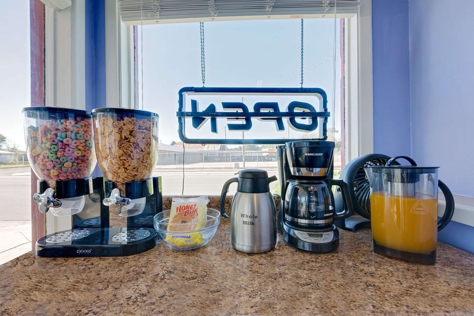 Free daily continental breakfast
