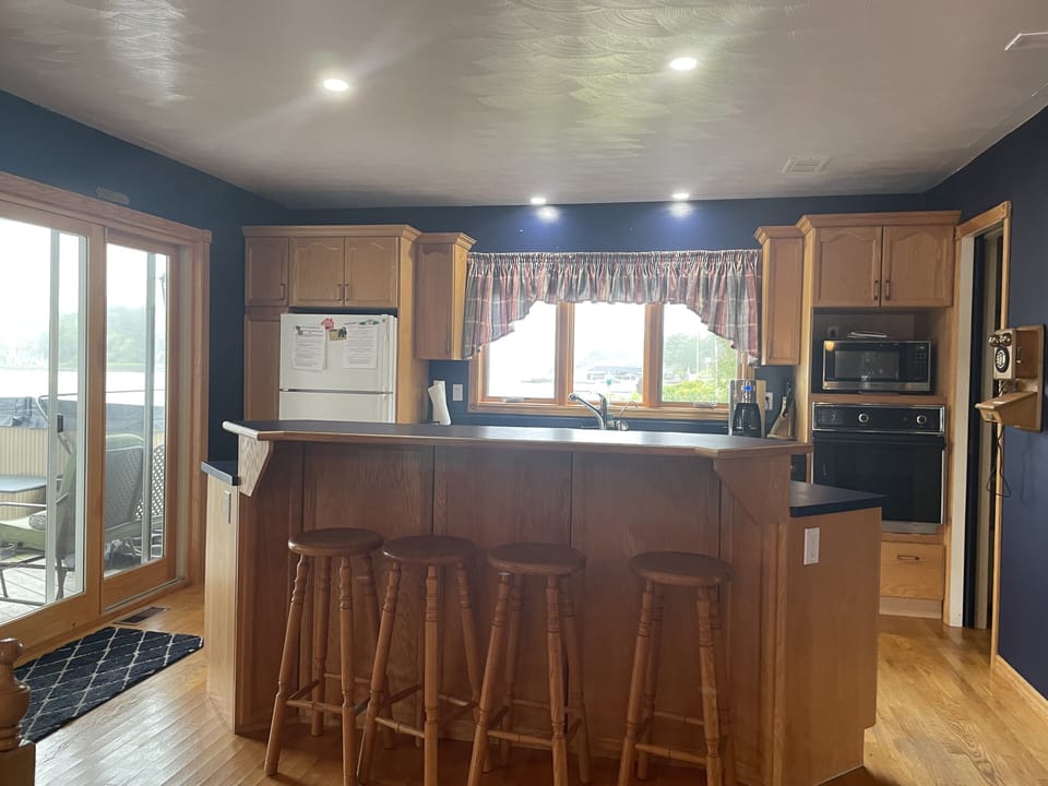 Breakfast bar