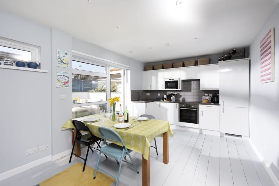 Open plan kitchen and dining area - Mousehole View