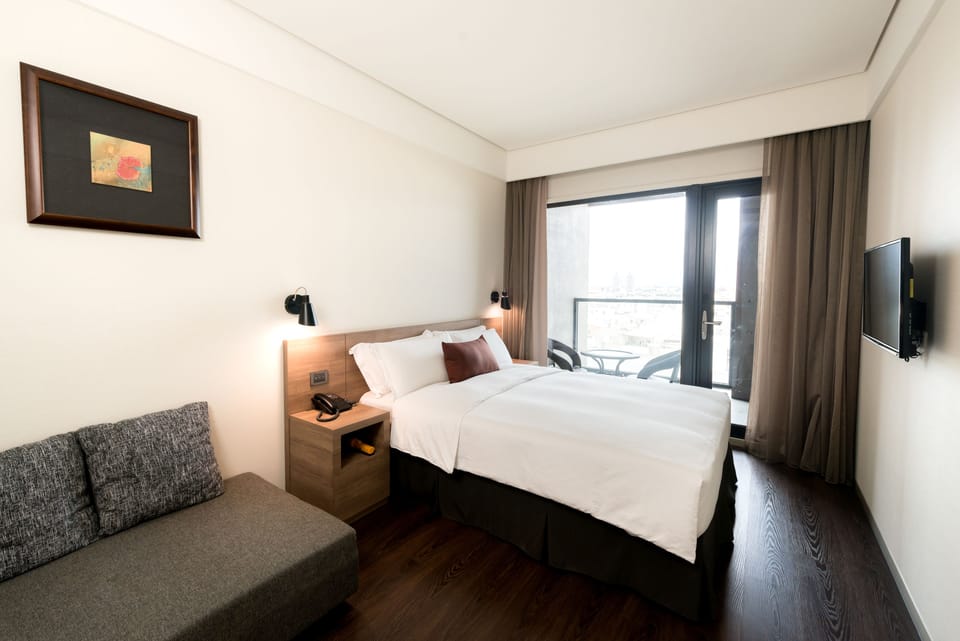 Superior Double Room, 1 Double Bed | In-room safe, desk, free WiFi, bed sheets