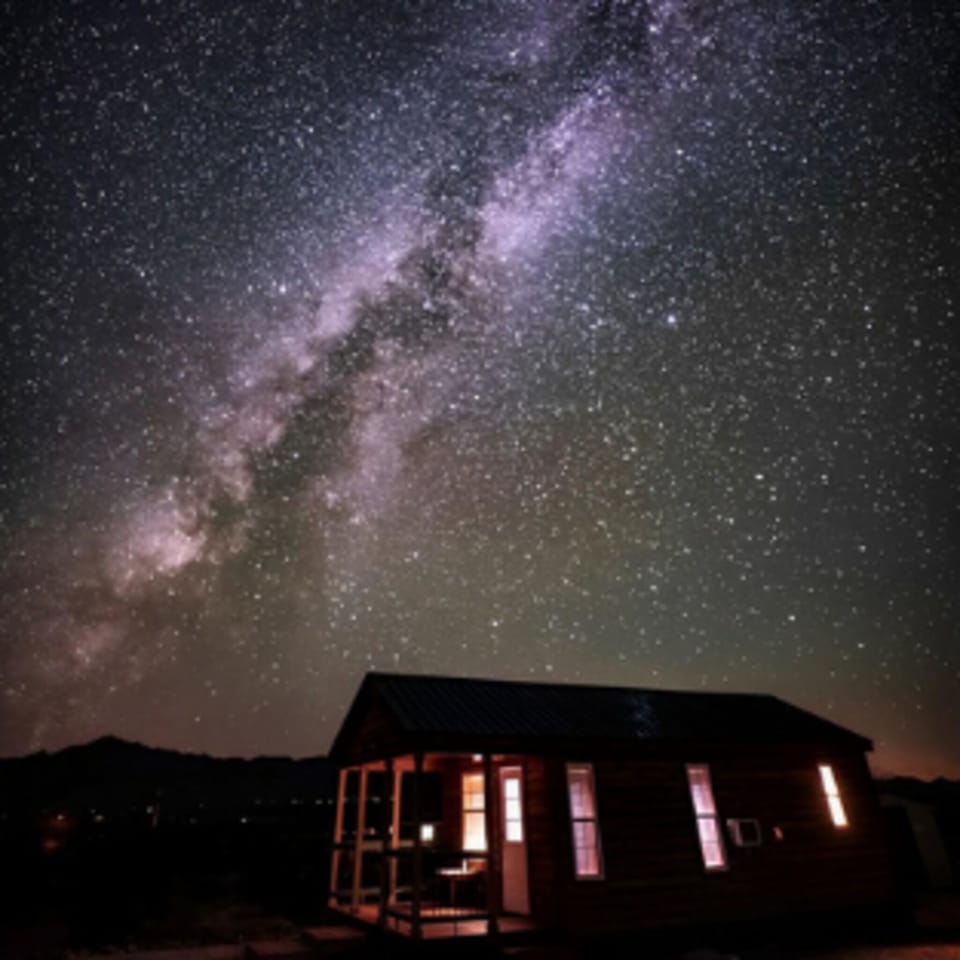 Valley Vista Getaway cabin under Bortle 1 dark skies