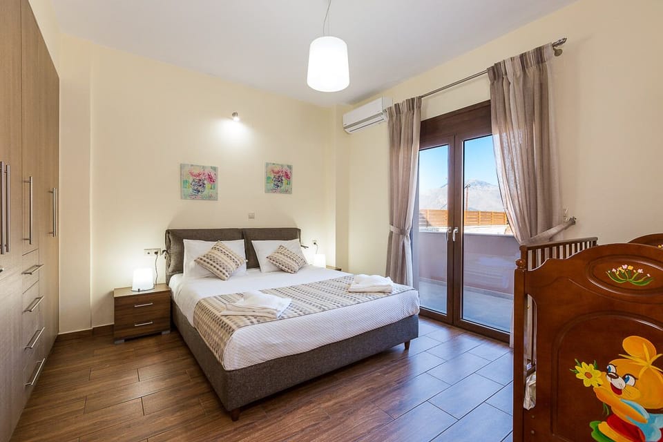 Double bedroom with balcony!