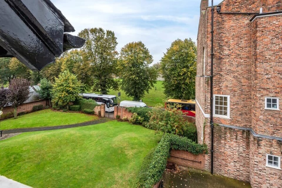 The Feversham, York - Host & Stay