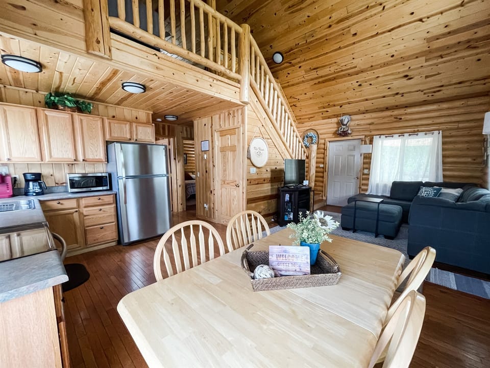Perfect for a small family or several friends needing a mountain getaway