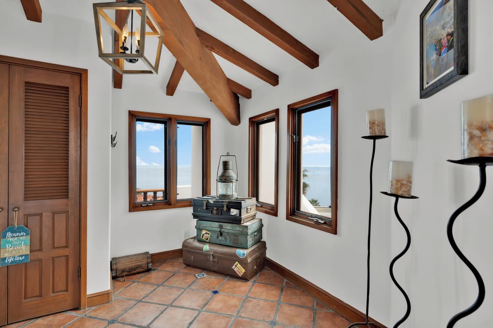 “Gorgeous place and view. Super clean, spacious and comfortable. The patio is amazing. All amenities one could need. Highly recommended!! Would love to return sometime….” 