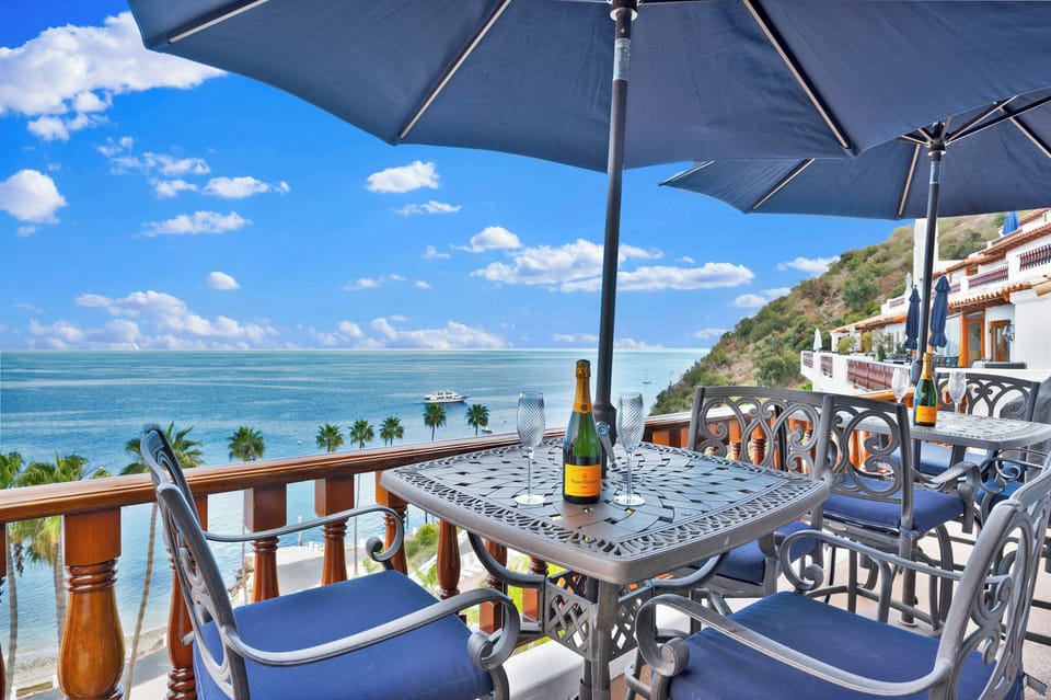 “The process was so easy. The villa was gorgeous. Excellent views from when you walk in the door. Awesome ocean views sunsets and sunrises!”