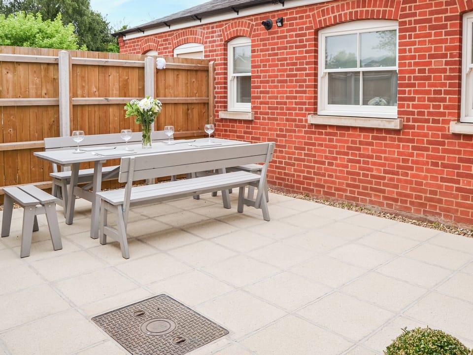 Sitting-out-area | Alexandra Villa, Coltishall, near Wroxham