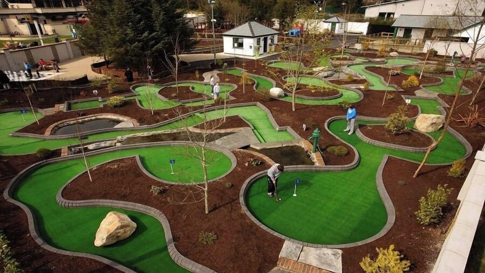 Mini-golf