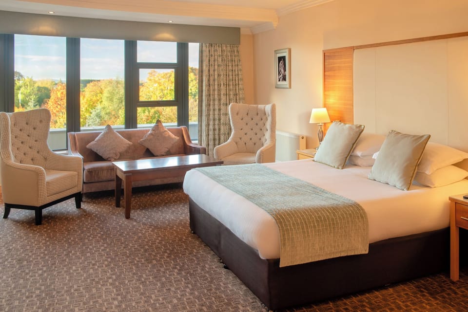 Deluxe Double Room | In-room safe, desk, iron/ironing board, WiFi (free)