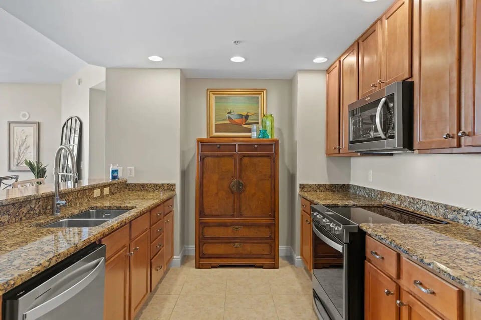 With granite counters and stainless appliances, cooking is a breeze. There are also lots of great dining options, several in the community itself, if cooking isn't your thing. :)