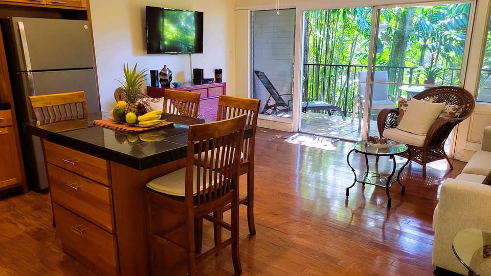 There is plenty of natural light and the lanai windows run the length of the lanai!