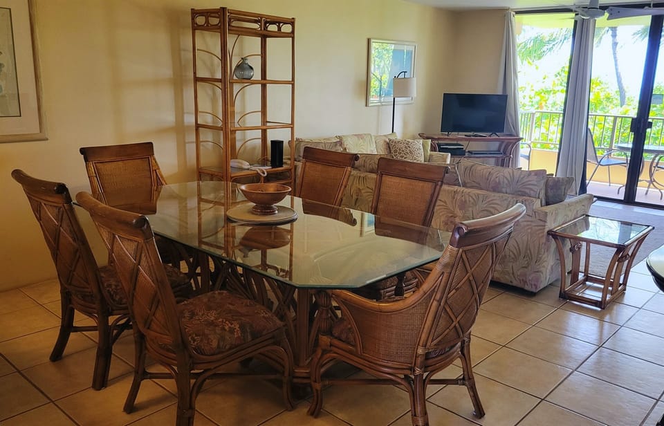 Very comfortable dining for 6