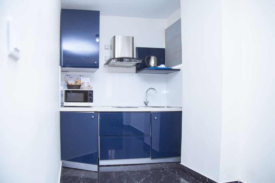 Studio | Private kitchenette | Mini-fridge