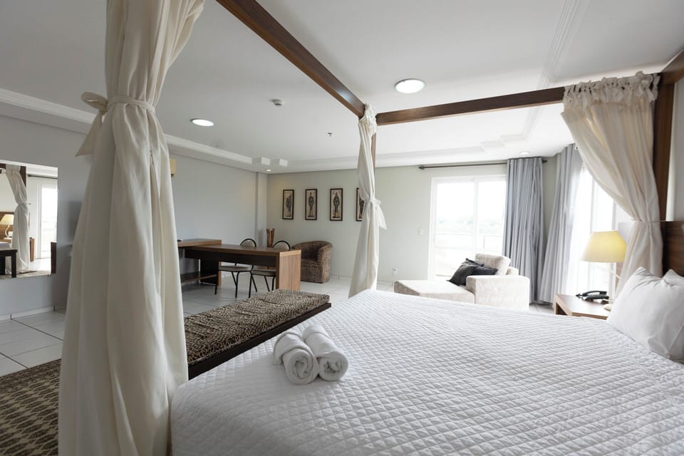 Minibar, desk, blackout drapes, soundproofing