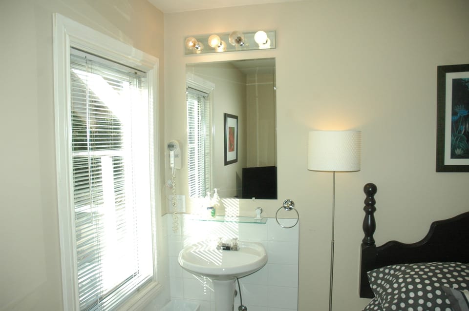 Cambie Lodge B&B Bed and Breakfast in Vancouver