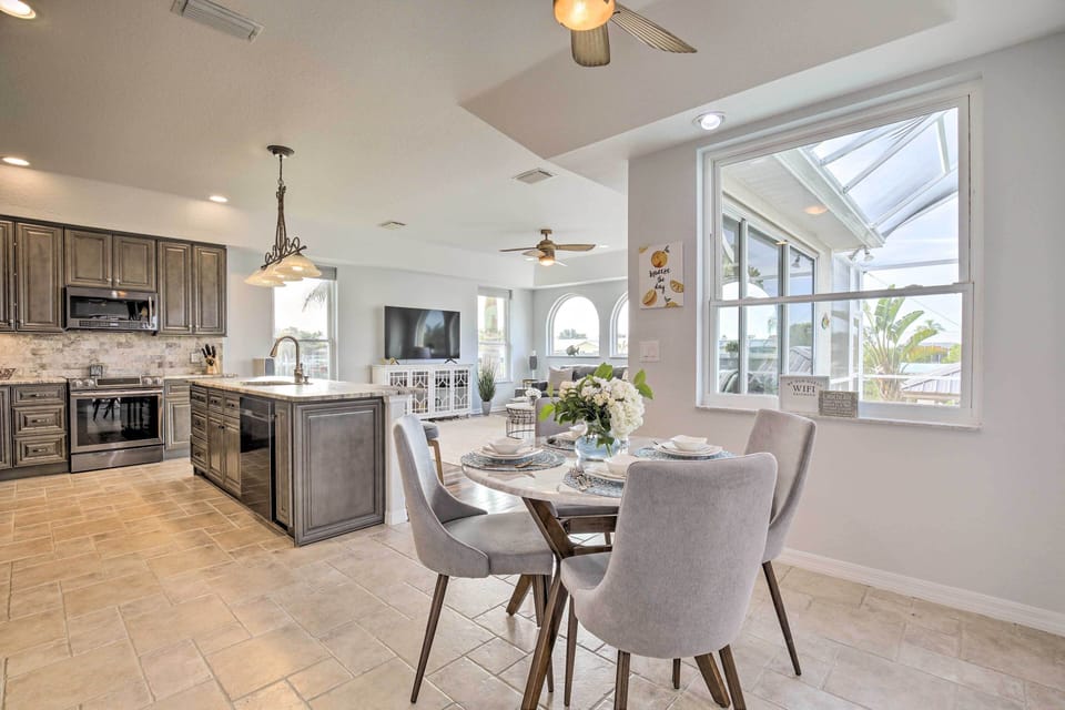 Dining Area | Dishware & Flatware