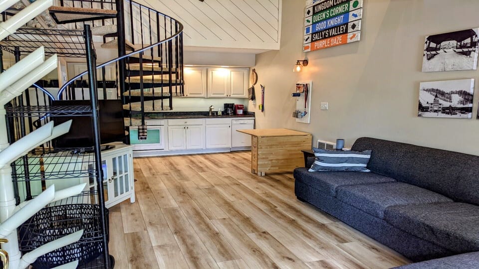 Open and spacious. Beautiful new flooring!