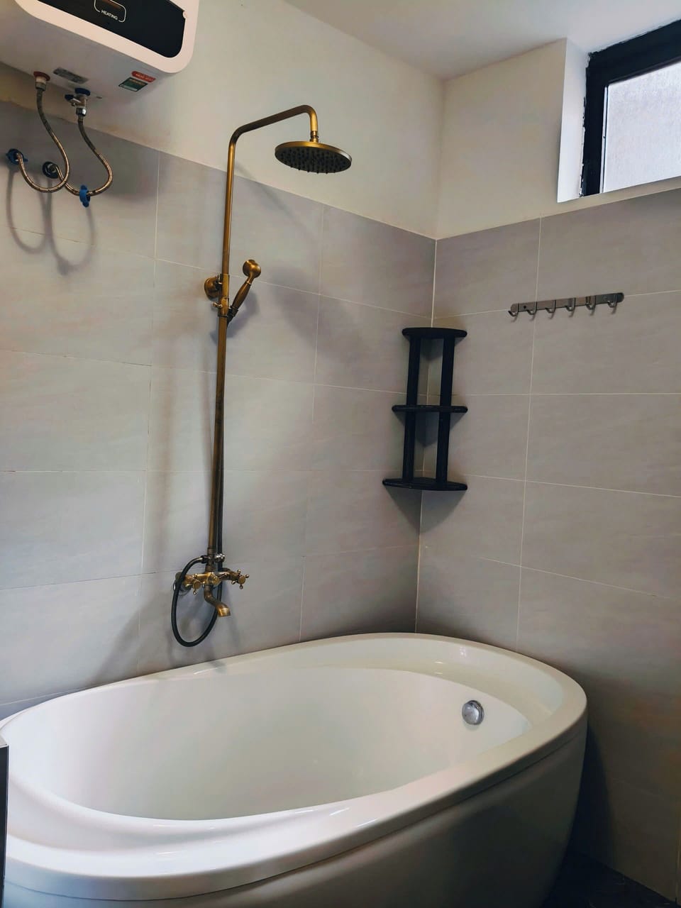 Superior Room, Sea View | Bathroom | Combined shower/tub, free toiletries, hair dryer, bathrobes