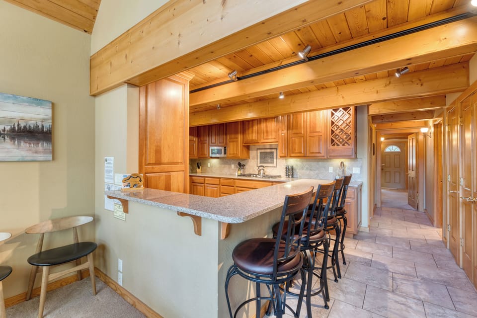 Chic barstool seating for a quick breakfast.