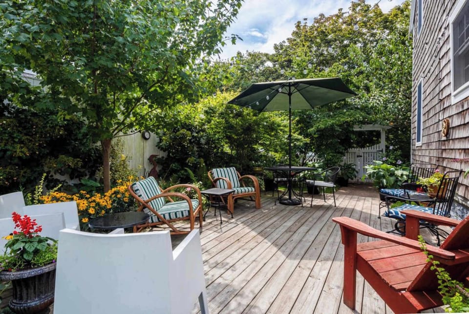 Deck area with seating