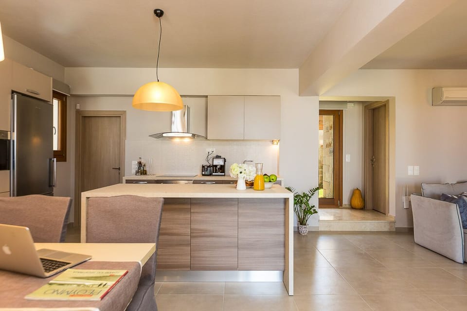 Another aspect of the kitchen!