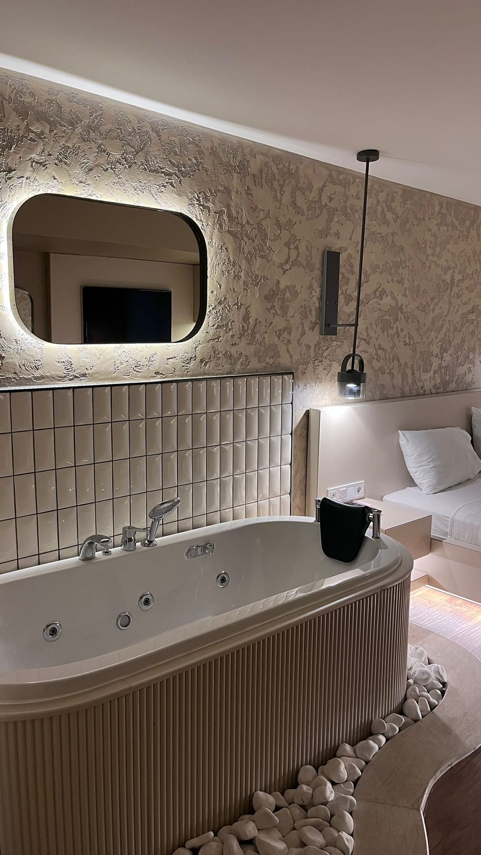 Exclusive Double Room, Garden View | Premium bedding, minibar, desk, laptop workspace