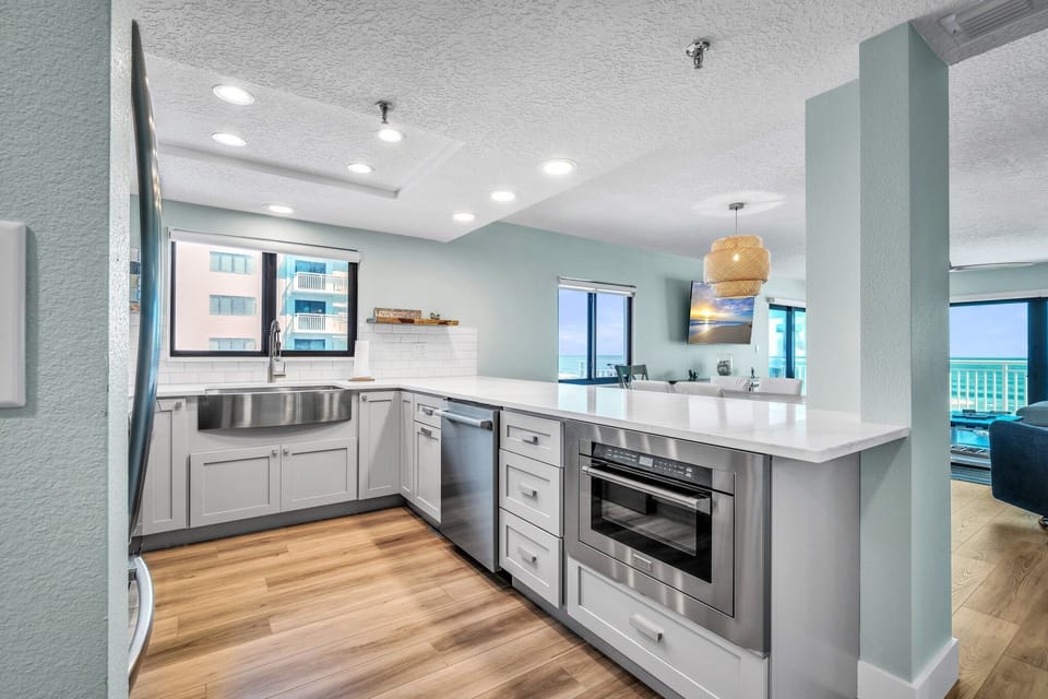 Cook with the best corner condo view from the oceanfront kitchen