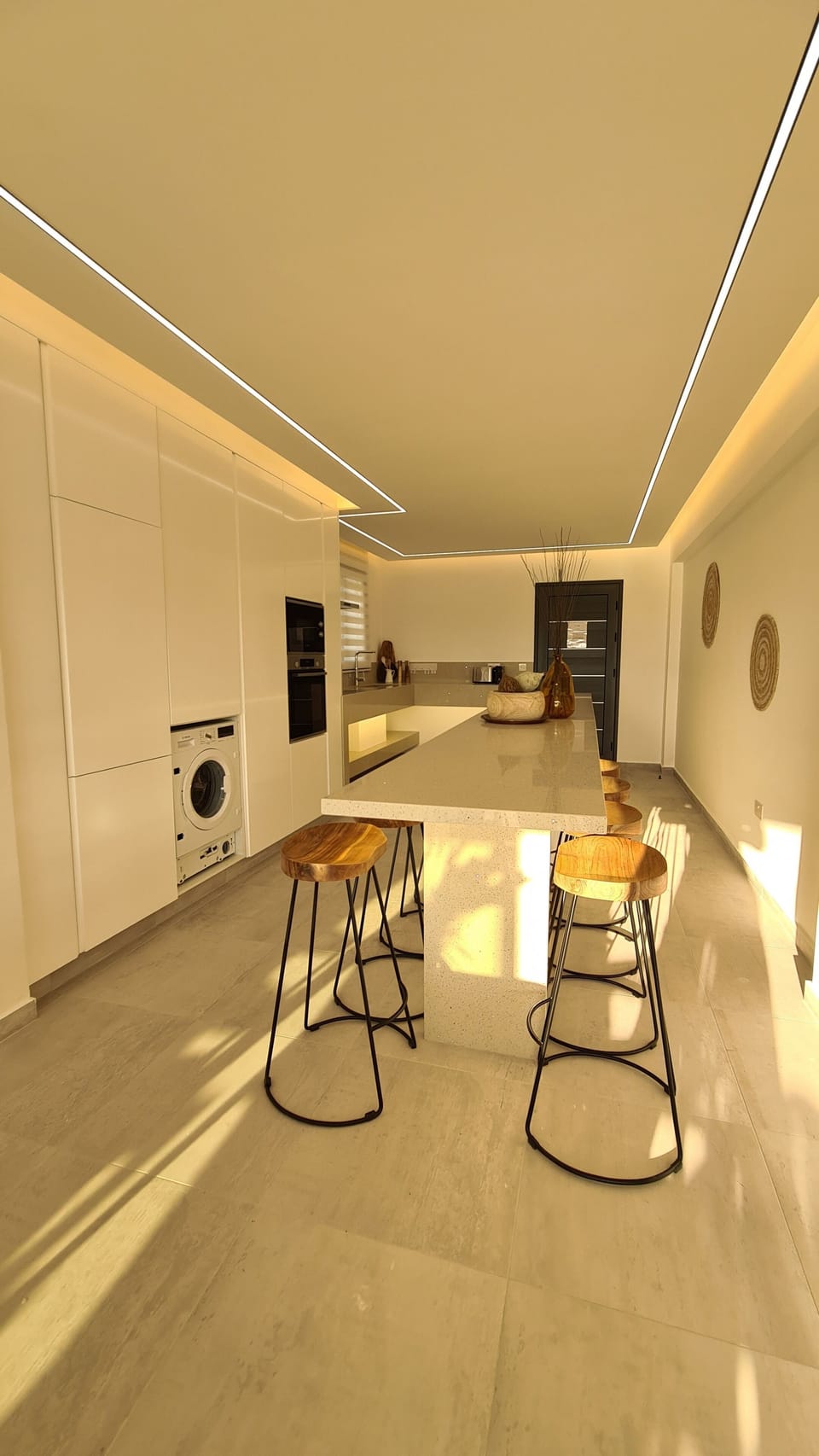 Deluxe Villa | Private kitchen | Fridge, microwave, stovetop, coffee/tea maker