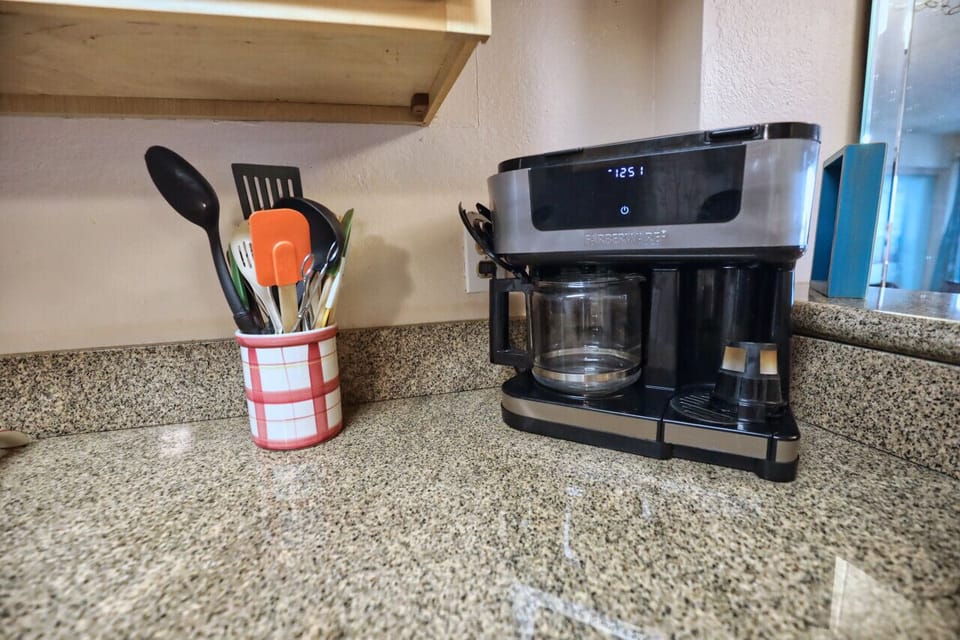 Coffee drip and K cups