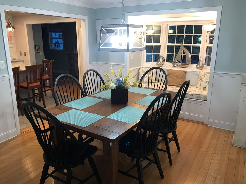 Dining room seats 6 people and have an additional bench