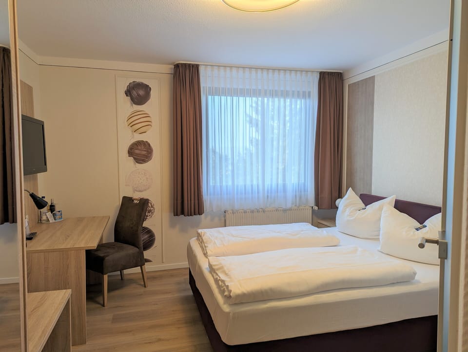 Double Room, 1 Bedroom, Garden View | Premium bedding, in-room safe, individually decorated