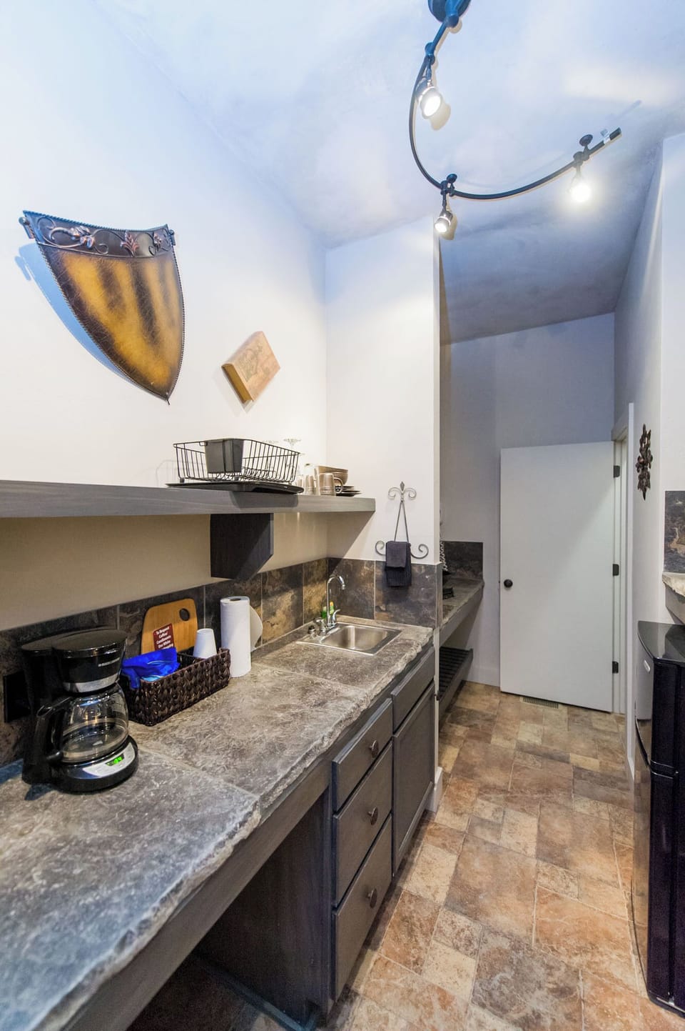 Castle | Iron/ironing board, WiFi (free), bed sheets
