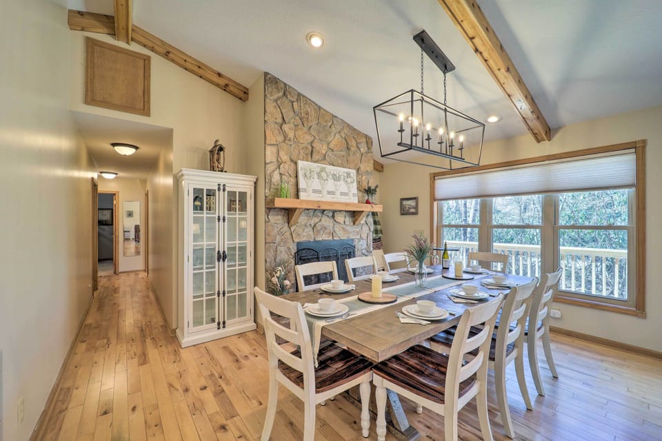 Free WiFi (WFH-Friendly) | Long-Term Renters Welcome | Updated Interior