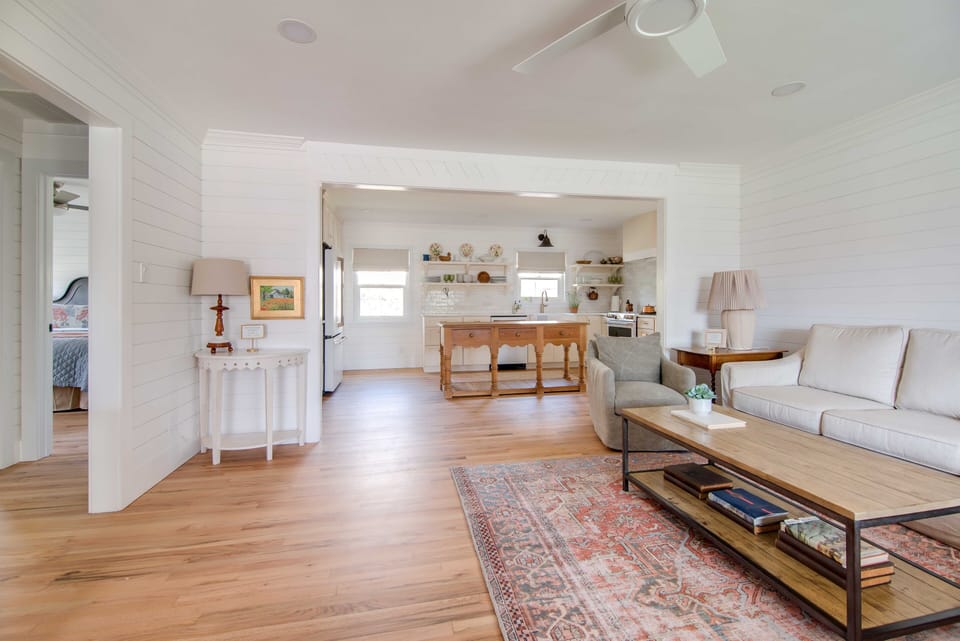Open floor plan is great for groups