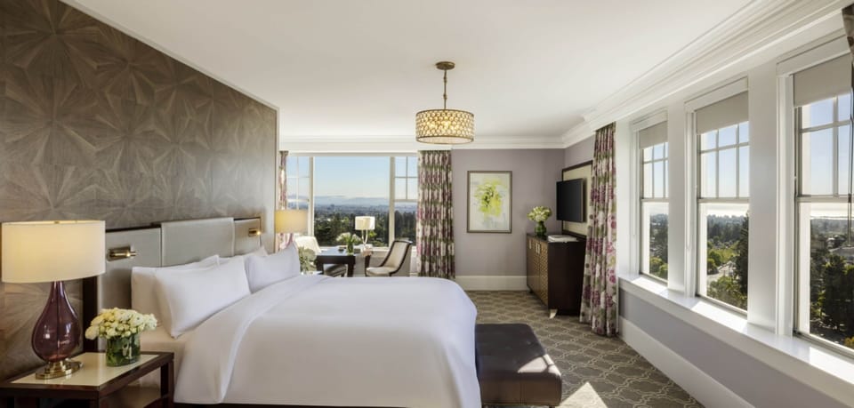 Junior Suite, 1 King Bed | Egyptian cotton sheets, premium bedding, down comforters, in-room safe
