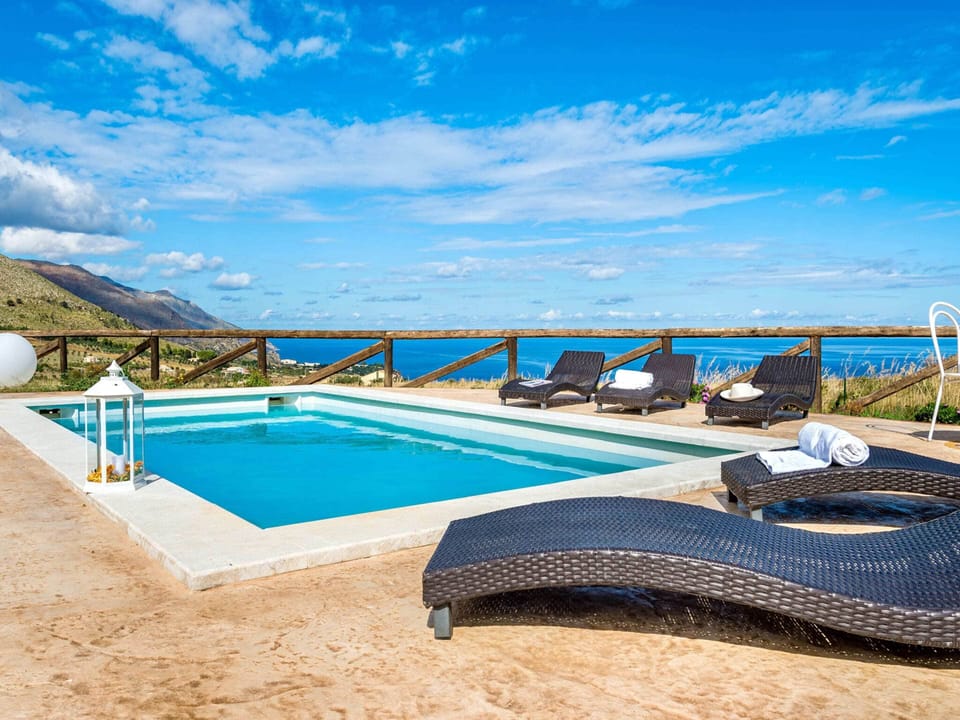 Villa | Pool | Indoor pool, outdoor pool