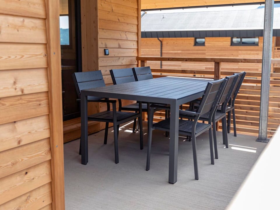Apartment | Dining