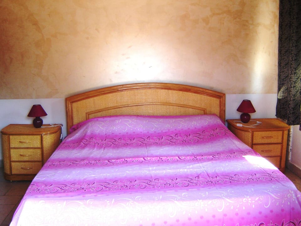 House | 5 bedrooms, iron/ironing board, bed sheets