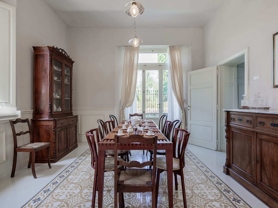 House | Dining