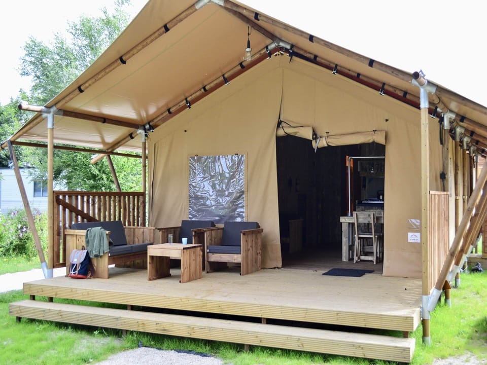 Tent | Exterior