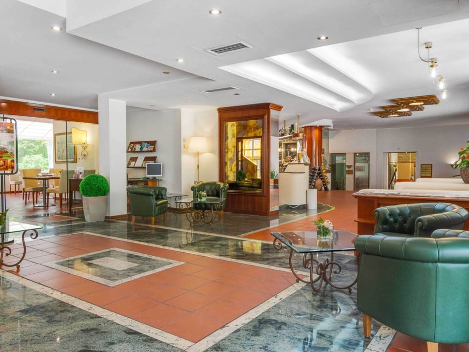 House | Lobby