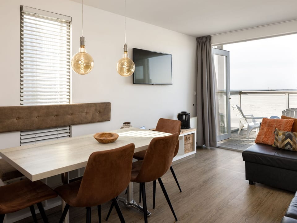 House | Dining