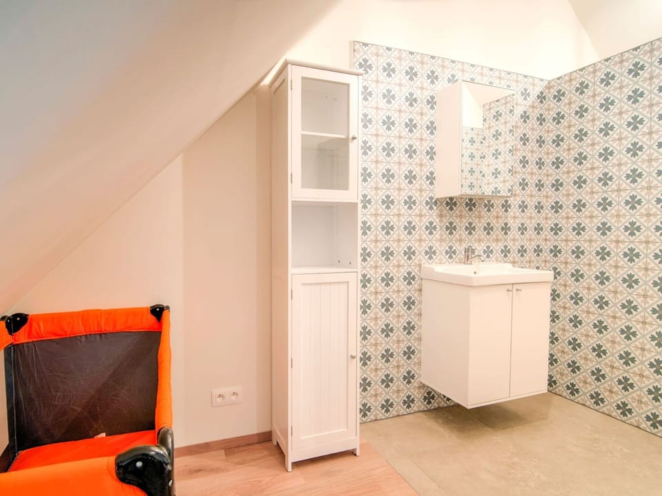 House | Bathroom