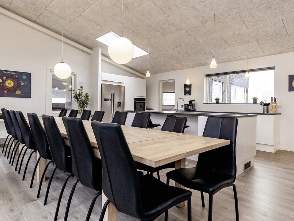 House | Business center