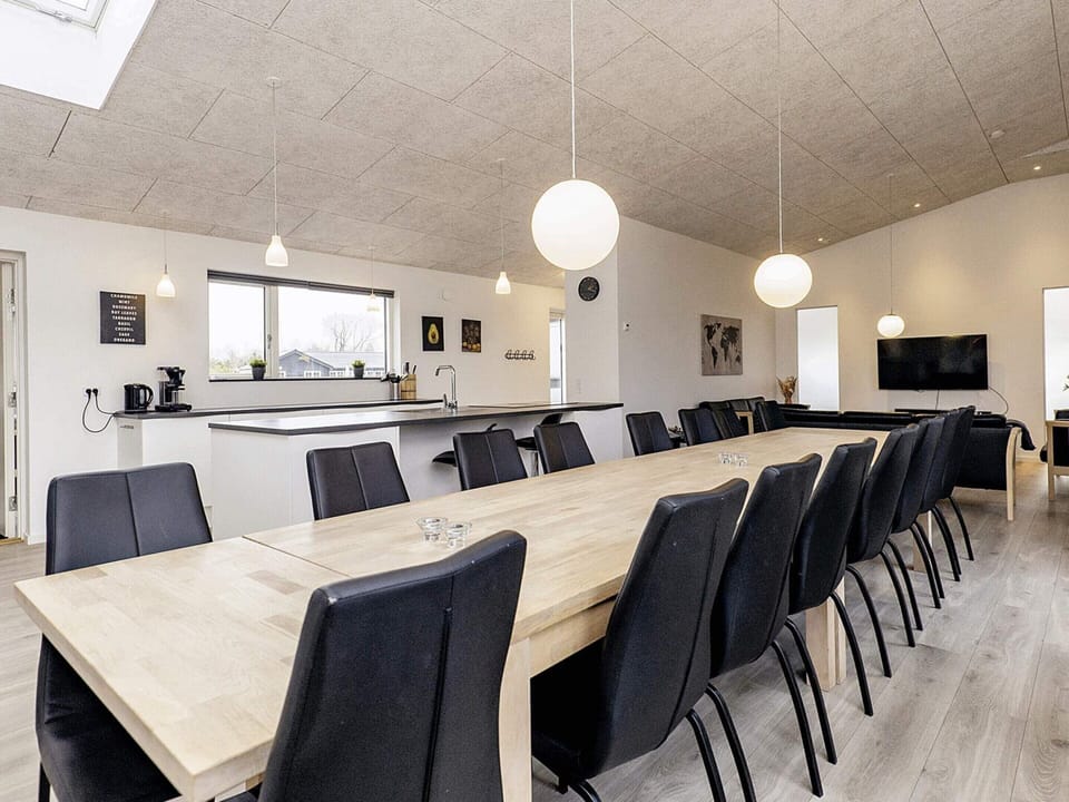 House | Business center