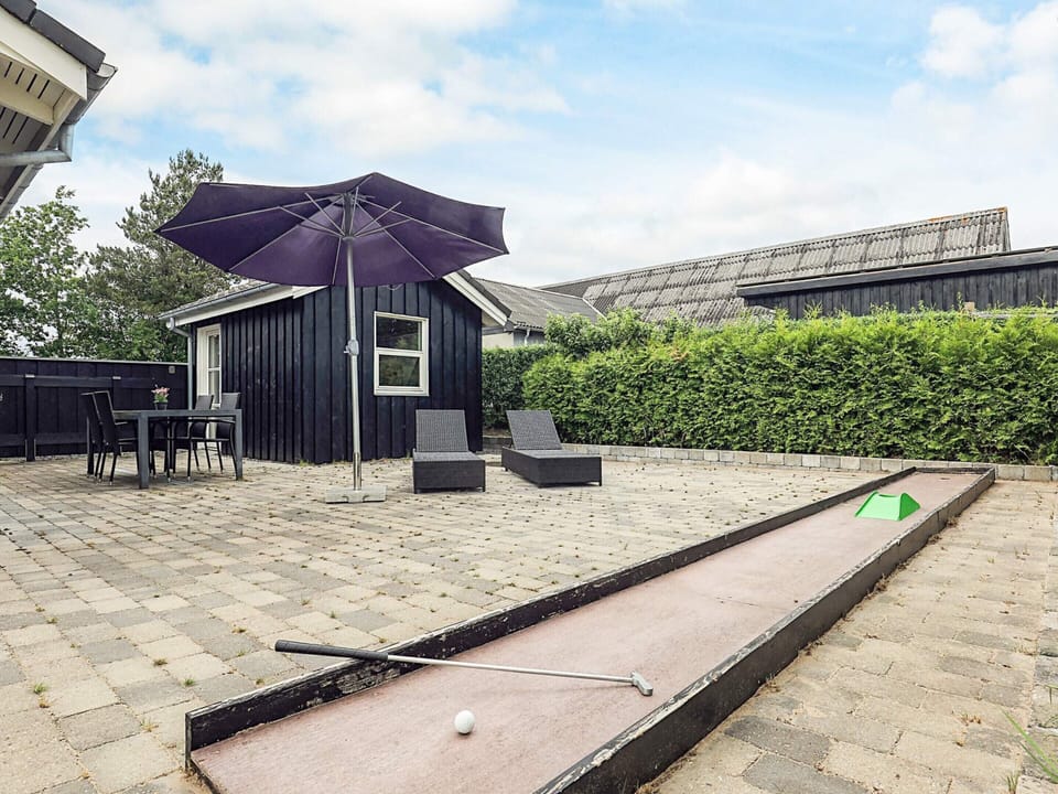 House | Outdoor dining