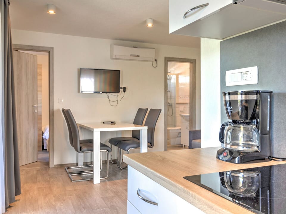 Mobile Home | Private kitchen