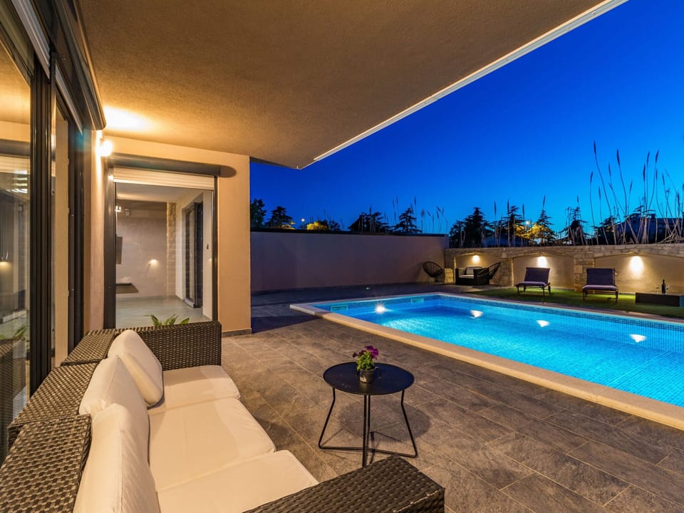 Villa | Pool | Indoor pool, outdoor pool