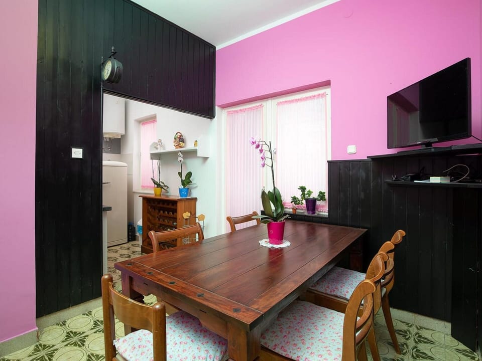 Apartment | Dining